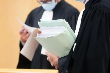 فرنسا: أحكام بالسجن تصل إلى خمس سنوات بحق أعضاء خلية يمينية متطرفة خططت لهجمات ضد المسلمين