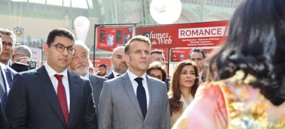 Macron visits Moroccan pavilion at Paris Book Festival