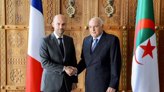 Algeria expels twelve French agents, Paris threatens immediate retaliation