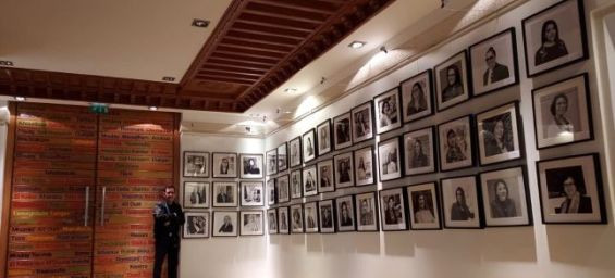 Celebrating Moroccan women's strength : Bouabid El Meknassi's «Women in Light» Exhibition in Paris