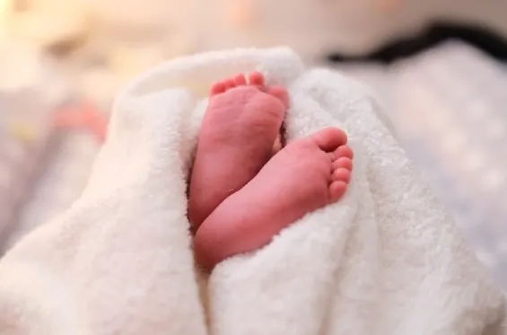 Chefchaouen : Woman gives birth on the sidewalk of a closed health center