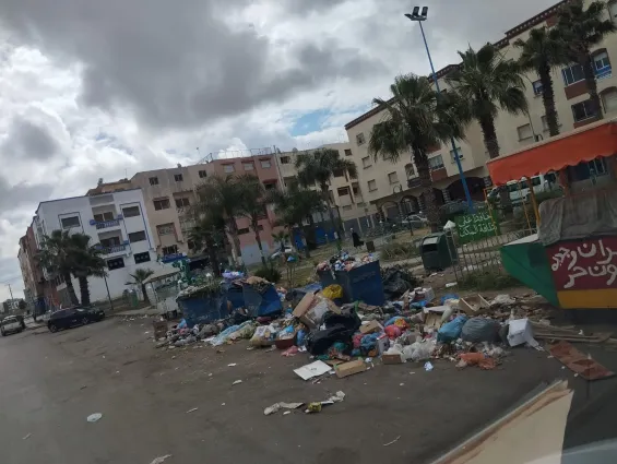 In Bouznika, waste piles up amid contract delays
