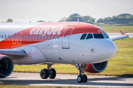 elfbar nachfüll pod läuft aus Un vol EasyJet vers Marrakech détourné après une scène de chaos de  passagers britanniques