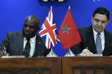 المغرب والمملكة المتحدة يعززان تعاونهما باتفاقيات في مجالات المياه والطاقة والصحة والتعليم والدفاع