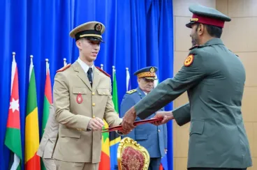 ولي العهد الأمير مولاي الحسن يترأس بالقنيطرة حفل تخرج الفوج 25 للسلك العالي للدفاع والفوج 59 لسلك الأركان