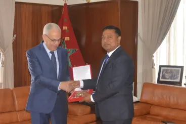 لوديي يبحث التعاون الدفاعي مع سفير الهند