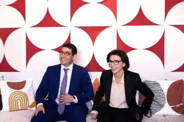 La ministra francesa de Cultura visita el pabellón marroquí en el Festival de Cannes