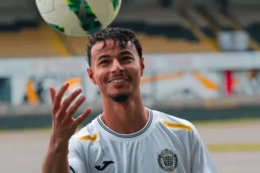 سبورتينغ لوكيرين يتعاقد مع البلجيكي-المغربي أنيس برو