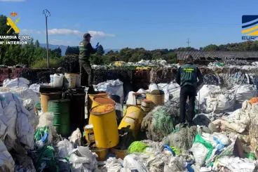 Espagne: Desmantelamiento de una red de tráfico de residuos plásticos hacia Marruecos