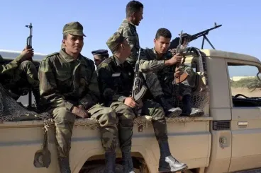 أصوات في البوليساريو تطالب الجزائر بتزويدها بالأسلحة