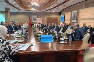 إدريس اليزمي يدعو إلى سياسة دولية نشطة واستقطاب الكفاءات الطبية دعماً للمنظومة الصحية المغربية