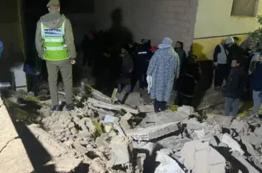 Urgent evacuation averts disaster as house collapses in Fez neighborhood