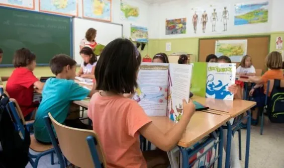 Spanish parties reject Vox's proposal to halt Moroccan culture program in schools