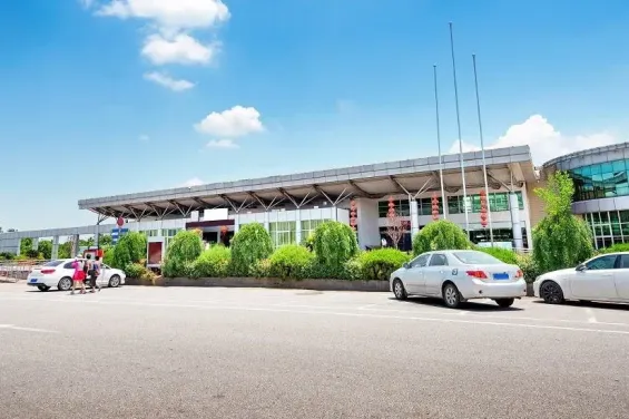Man forgets wife at highway rest stop during Paris to Morocco journey