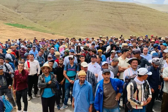 Marche pacifique à Aït Bouguemez pour réclamer des infrastructures essentielles dans le Haut Atlas