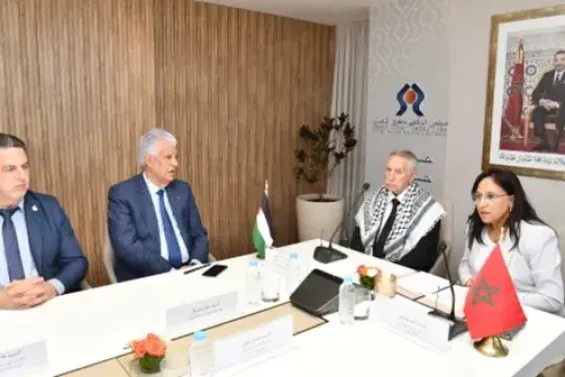 Amina Bouayach meets with delegation from the Palestine Liberation Organization