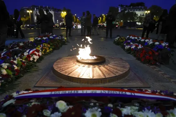 Moroccan arrested in Paris for lighting cigarette with flame from Tomb of the Unknown Soldier