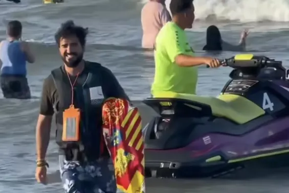 Spanish MEP plants flag on Moroccan islet in daring operation