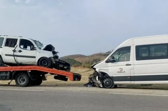 Fatal collision near Tangier claims two lives and injures 19 others