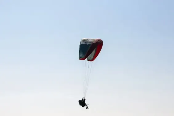 Migrant enters Ceuta by paraglider amid strong winds and rain