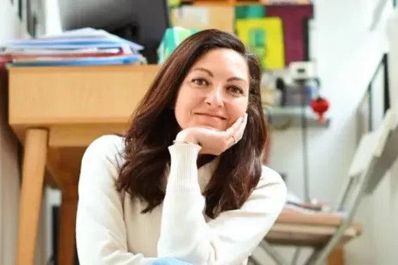 Zineb Mekouar wins Henri de Régnier Prize for Remember the Bees