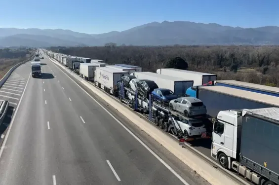 Spain recruits Moroccan drivers to tackle transport sector shortage