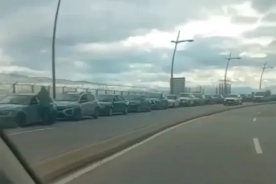 Long queues at the Morocco–Ceuta border as waiting times exceed six hours