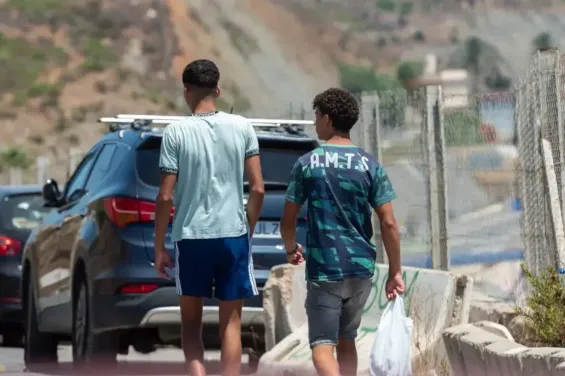 Hundreds of Moroccan minors leave from child protection centers in the Canary Islands