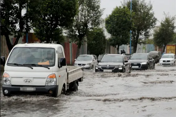 Moroccan ministry urges caution amid heavy rains and snow during school holidays