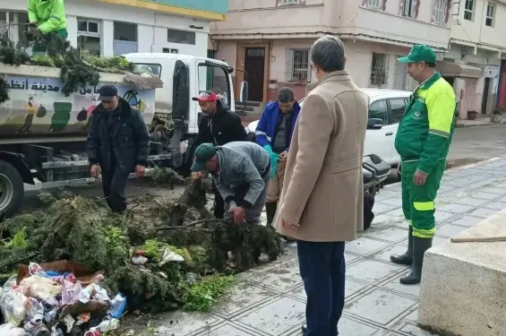 Cleaning operations of the streets of the city of Ksar El Kebir from flood debris.
