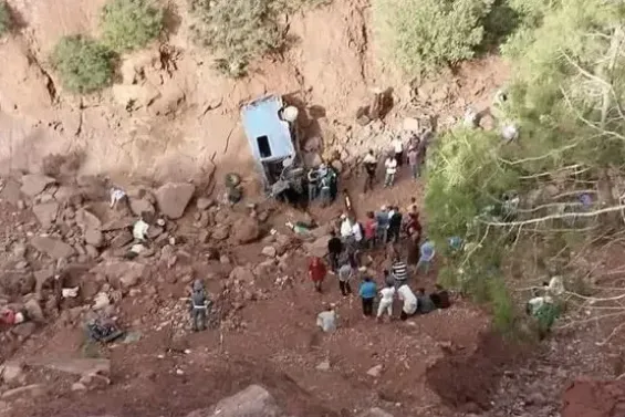 Three killed and 17 injured in tragic vehicle accident near Demnate