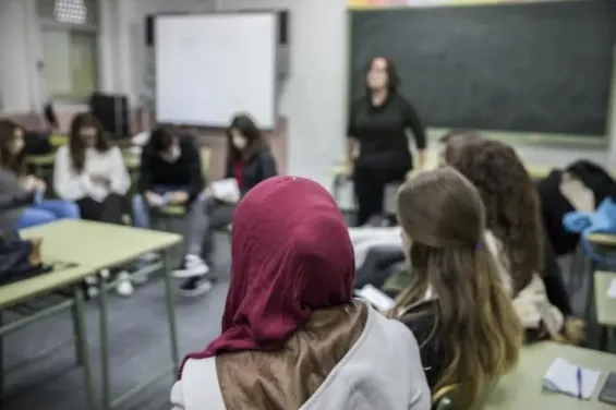 Moroccans remain Spain’s largest foreign community, with low higher education rates
