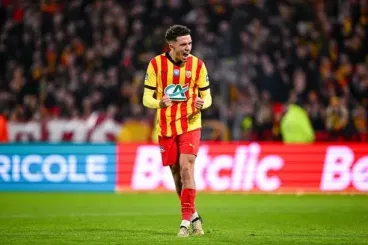 اللاعب المغربي نايل العيناوي ينضم إلى نادي روما الإيطالي