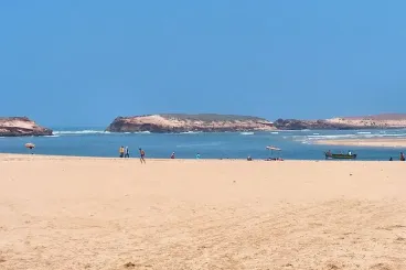 La plage de Oualidia décroche le Pavillon bleu pour 2026