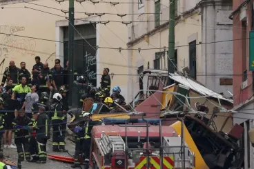 Portugal: Una MRE entre los heridos en el descarrilamiento de un funicular en Lisboa