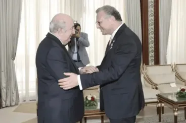 Desde Argel, el asesor de Trump recuerda a Tebboune la marroquinidad del Sahara