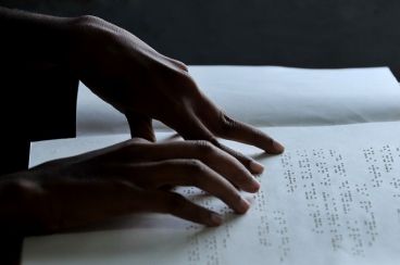 Ceguera: La enseñanza del Braille, entre los desafíos de su generalización y la necesidad de evolución