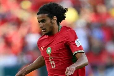 Manchester City ajoute le Marocain Ayyoub Bouaddi à sa liste pour le poste de milieu de terrain