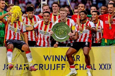 Países Bajos: Ismael Saibari y Couhaib Driouech ganan la Supercopa con el PSV Eindhoven [vídeo]
