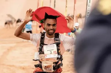 Rachid El Morabity wins third stage of Marathon des Sables in thrilling comeback