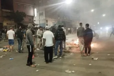 Inzegane-Ait Melloul : Face à un assaut d’une foule de jeunes la Gendarmerie Royale réplique à balles réelles (2 morts)