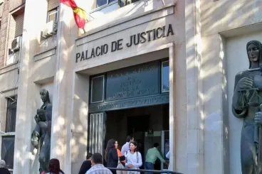 Spanish court rules dismissal of worker for calls to Morocco unlawful