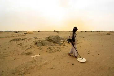 Sahrawi gold prospectors from Tindouf camps settle near Sand Wall