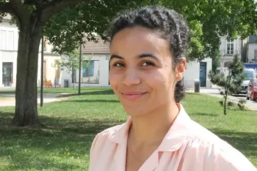 Moroccan-French woman faces online hate after she announces municipal bid