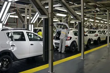 بعد اجتماعه مع بوريطة.. جاكوب زوما يحل بمصنع رينو بطنجة