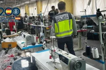 Spanish police dismantle illegal textile workshop in Valencia employing undocumented workers from Morocco