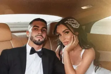 المؤثرة فيدجي رويز تعلن تعرضها وزوجها أنس لحادث سير خطير بمراكش