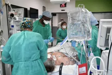 Francia: Venida de Marruecos para ejercer la medicina, una doctora se encuentra con una deuda de 60.000 euros
