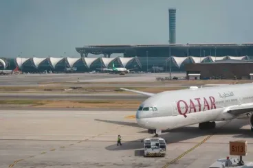 قطر تعيد فتح مجالها الجوي