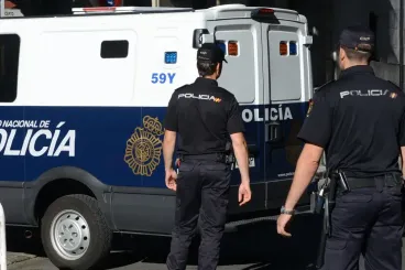 Spain dismantles networks smuggling migrants from Morocco, 24 arrested